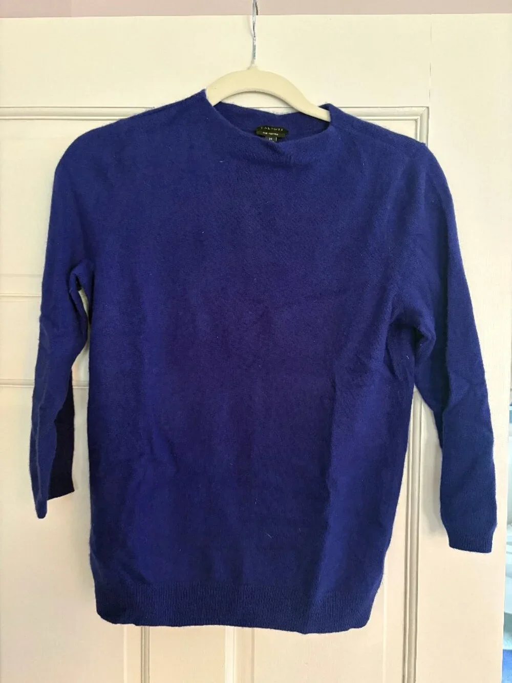 sweater - Picture 1 of 1